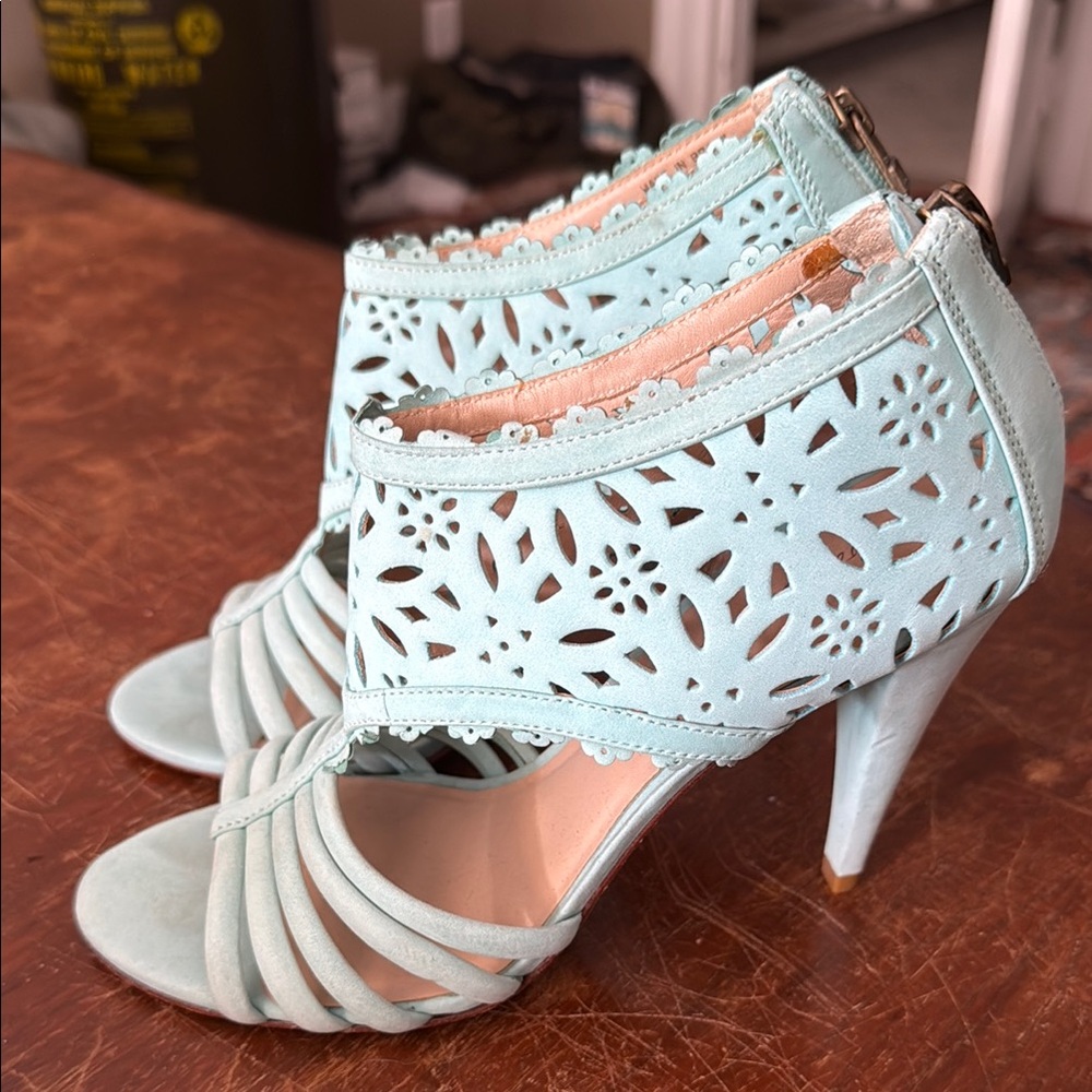 Turquoise Laser Cut Heels - Picture 5 of 8